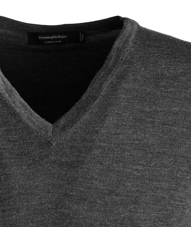 Cashseta Light Cashmere-Silk V-Neck Sweater picture 2
