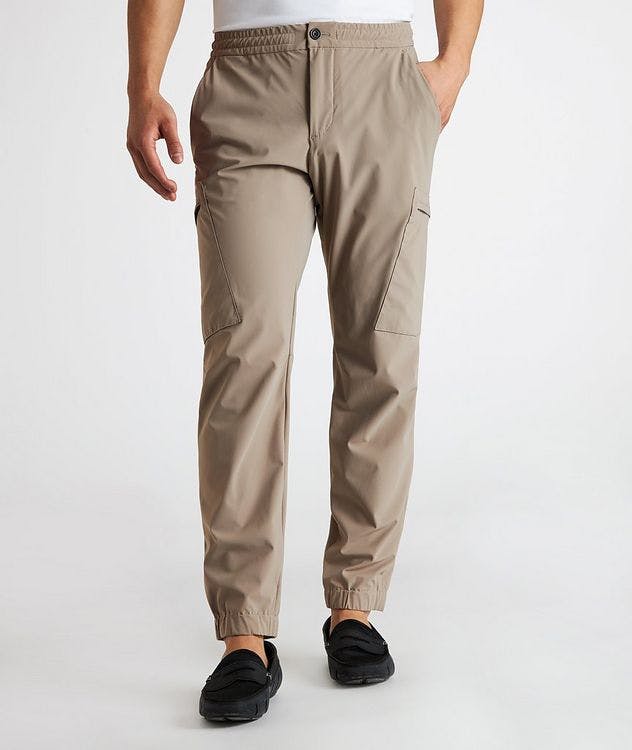 Pantalon en tissu technique à poches cargos picture 2